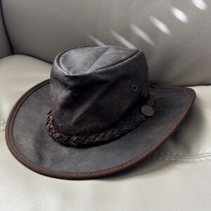Barmah Crackle Kangaroo Leather Squashy hat.
